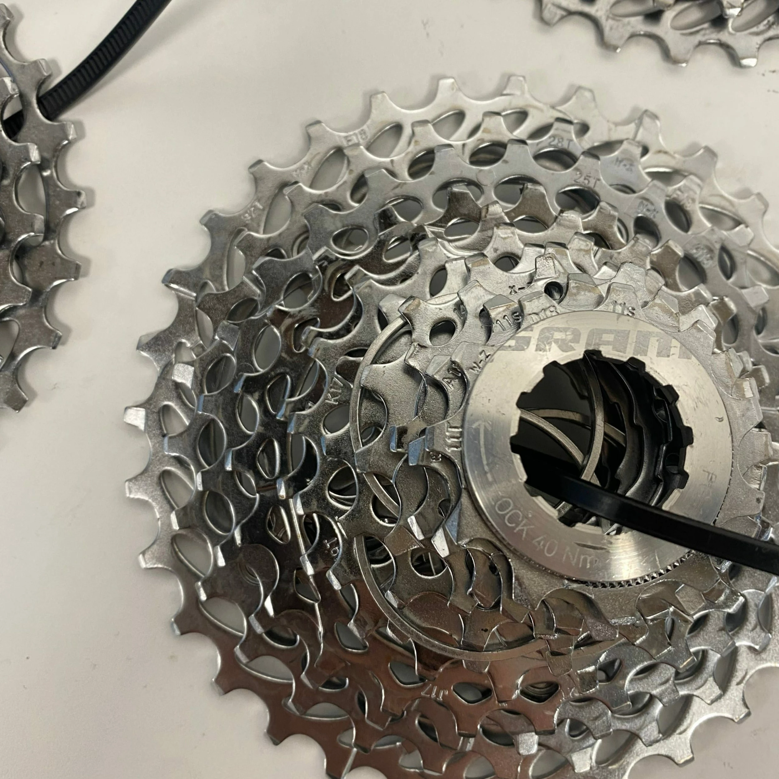 Lot De 4 Cassettes D'Occasion SRAM FORCE 22 PG 1170 11 Vitesses 5 Lot De 4 Cassettes D'Occasion SRAM FORCE 22 PG 1170 11 Vitesses – Image 3